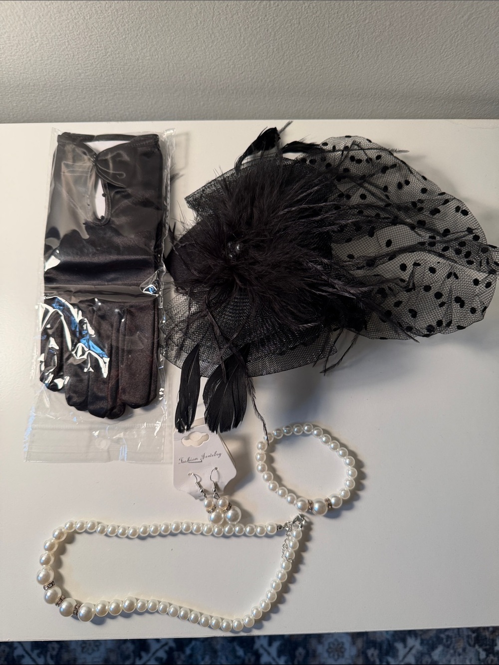Black Feathered Veil Fascinator with Pearl Jewelry Set - Women Accessories